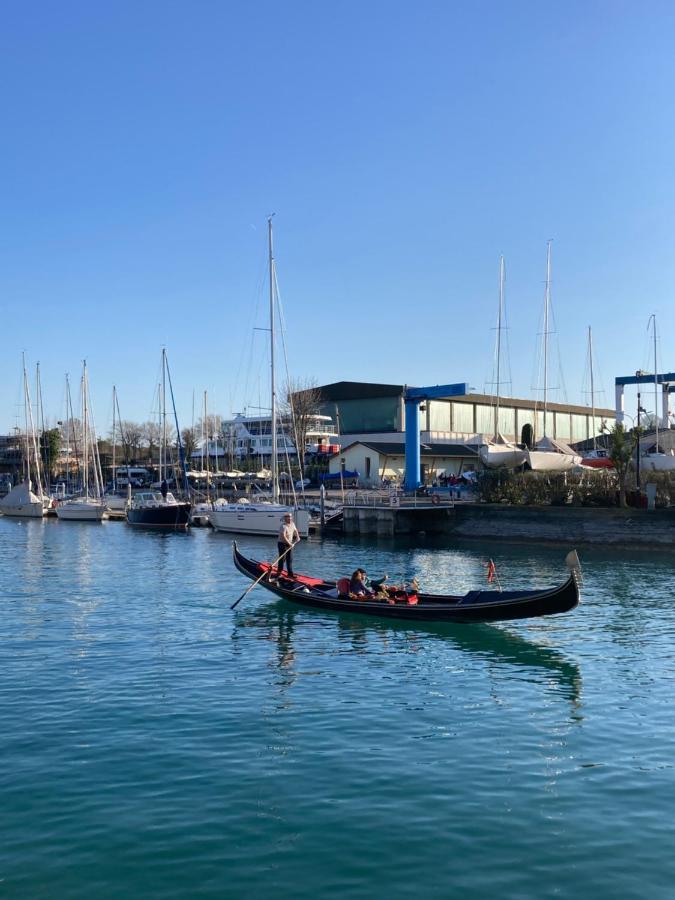 Garda Art&Lake Peschiera del Garda Esterno foto