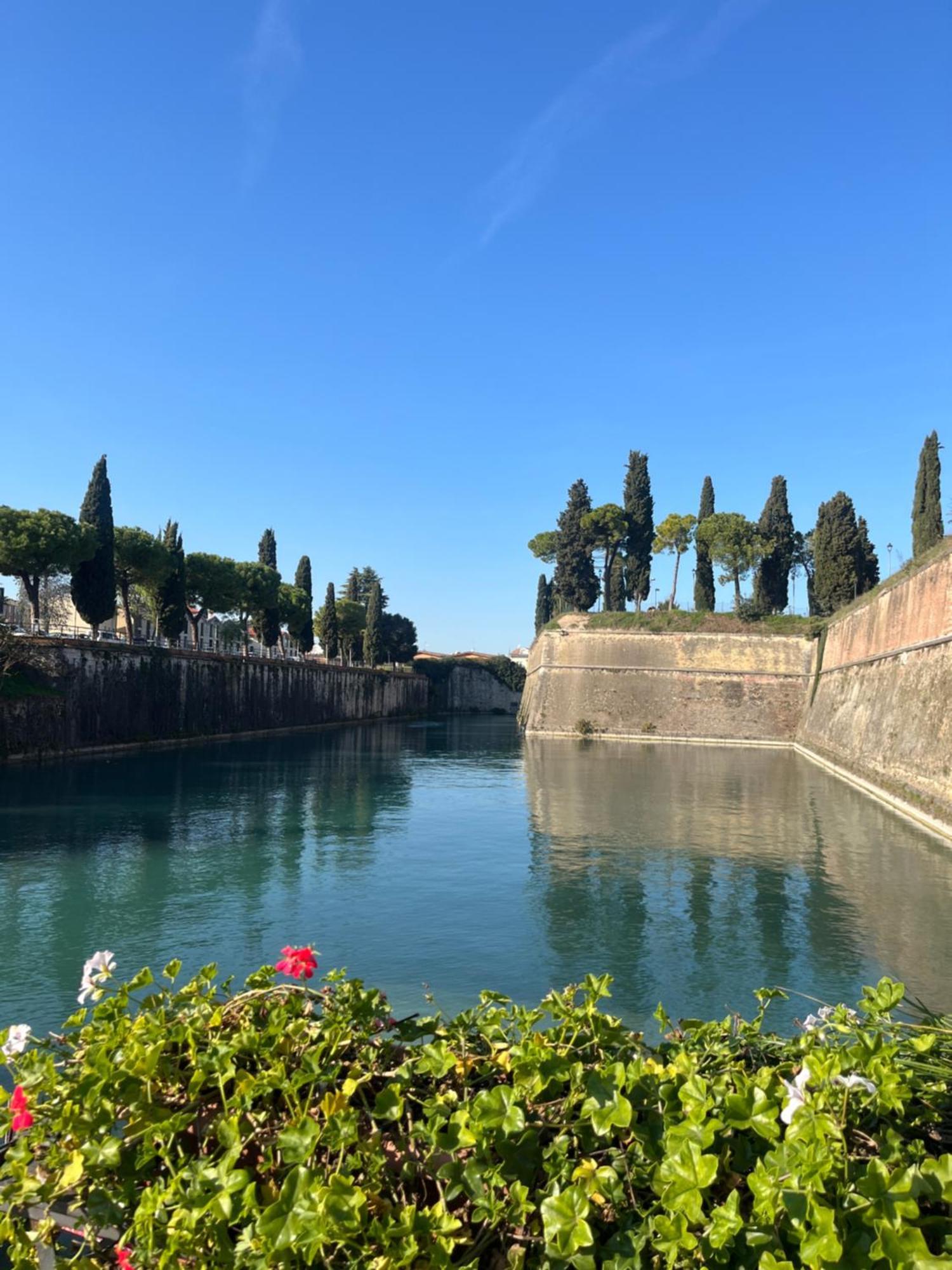 Garda Art&Lake Peschiera del Garda Esterno foto